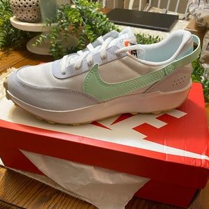 BRAND NEW NIKE WAFFLE MENS SHOES